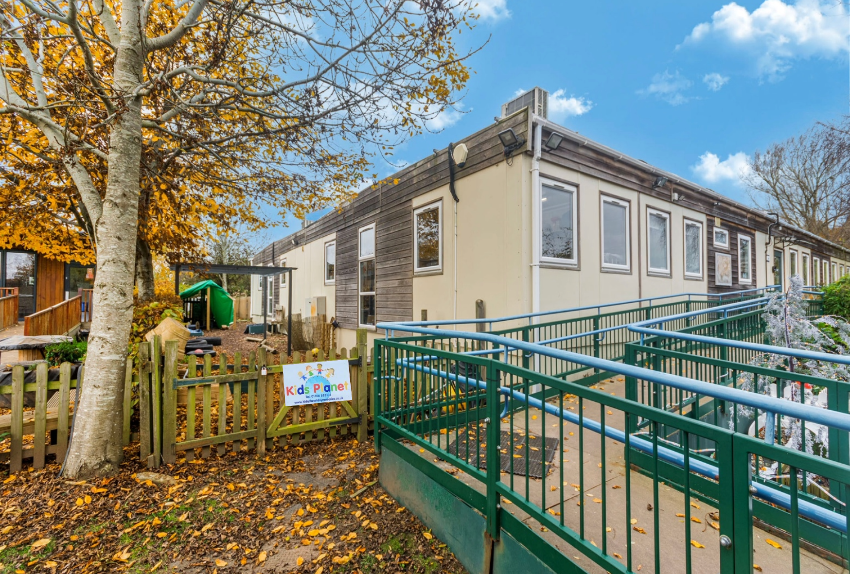 Knightlow Branded Exterior